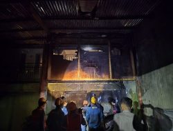 Sigap, Personel Polsek Biringkanaya Datangi TKP Kebakaran Ruko di Kelurahan Katimbang