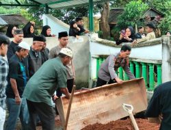 Peduli dan Berbelasungkawa, Wakapolsek Bontoala Bantu Prosesi Pemakaman Warga Bontoala Tua