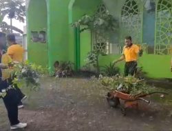 Polsek Rappocini Laksanakan Jumat Bersih dengan Kurvey di Masjid dan Pesantren Anddaraen