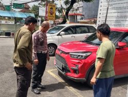 Personel Sat Lantas Polsek Rappocini Sigap Tangani Kecelakaan Lalu Lintas di Jalan Sultan Alauddin