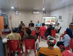 Bhabinkamtibmas Gunungsari Hadiri Rapat Koordinasi Pengelolaan Sampah Warga