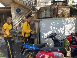 Ciptakan Lingkungan Nyaman, Anggota Polsek Ujung Pandang Bersih-Bersih Mako
