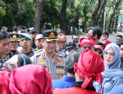 Kapolrestabes Makassar Kawal Penyampaian Aspirasi Buruh di depan Kantor DPRD Provinsi Peringatan May Day 2026