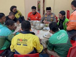 Wujud Kedekatan dengan Masyarakat, Kapolsek Ujung Pandang Santap Bersama Driver Ojol di Momen Idul Adha 1447 H